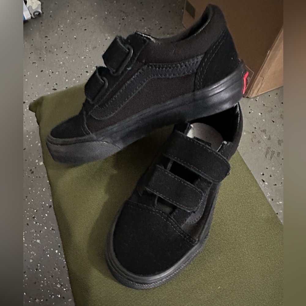 New kid toddler shoe size 13 old school vans all black double strap